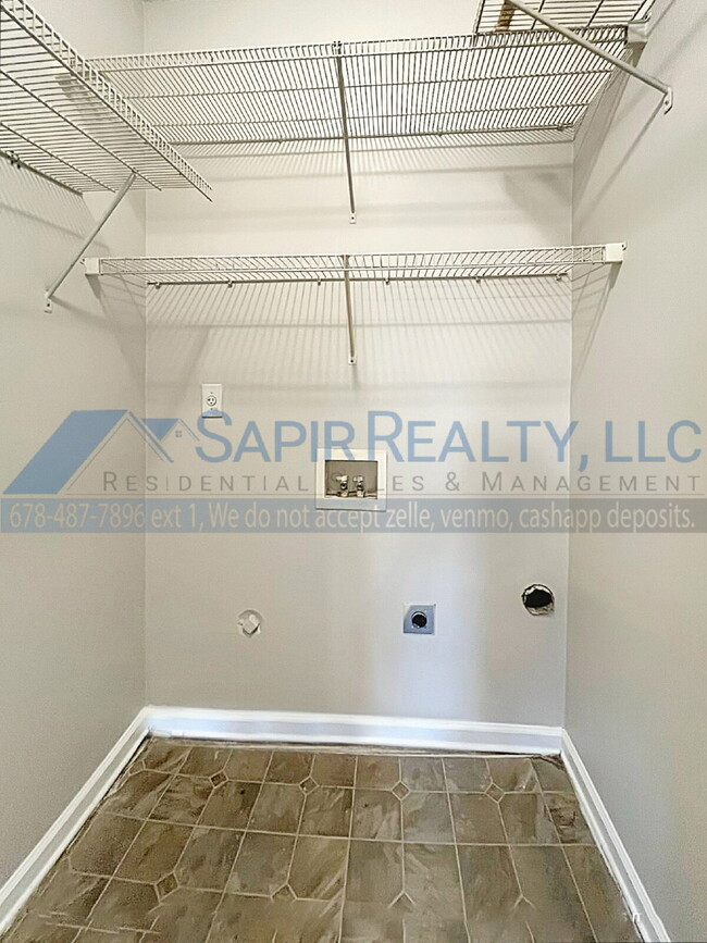 Building Photo - 3120 Oakley Pl