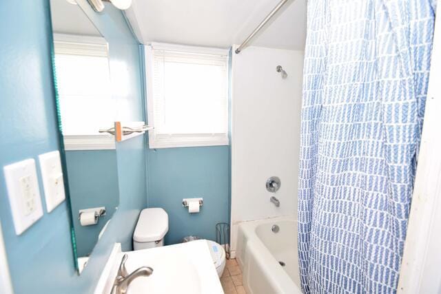 Bathroom - 404 Saint Louis Ave