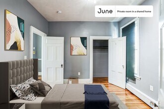 Building Photo - Private bedroom in 4 bed/1.5 bath Home