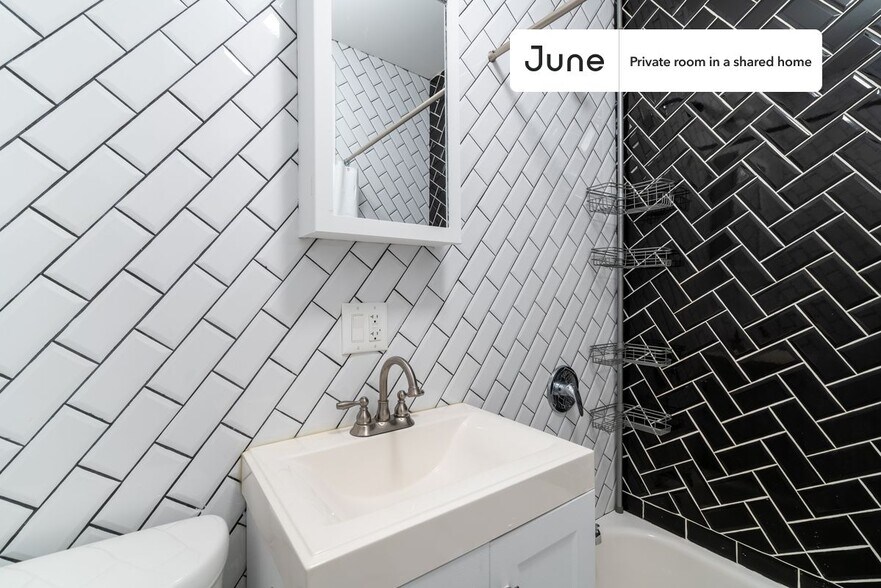 Building Photo - Room in Shared 3 bed/2 bath home in Bushwick