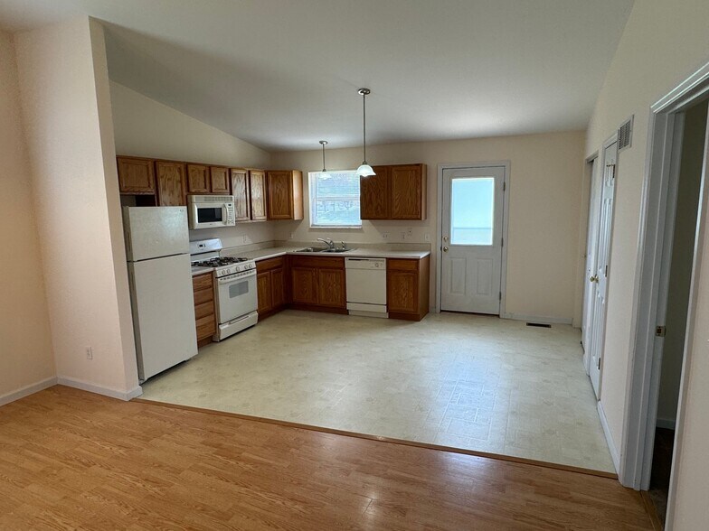 Building Photo - 340 Oak Ridge Pkwy