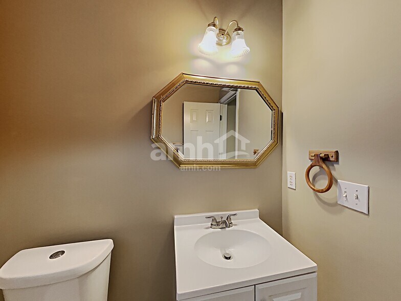 Building Photo - 2175 Carlysle Cove Dr