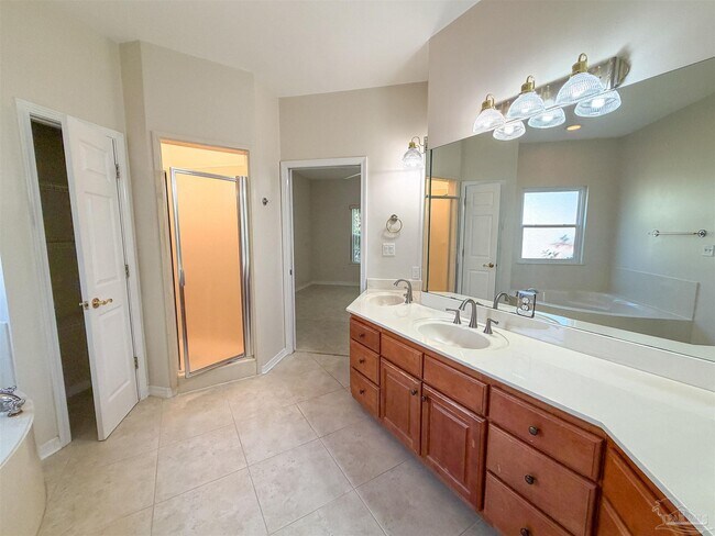 Building Photo - 1490 Chalet Pl