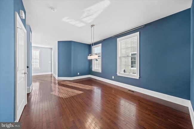 Building Photo - 519 Wheelmen St