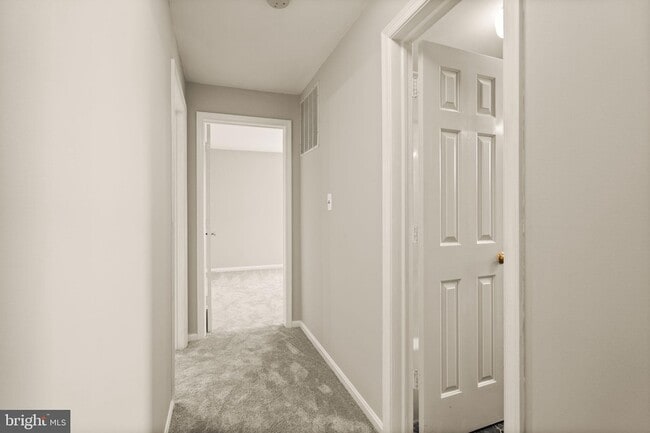 Building Photo - 318 Evergreen Mills Rd