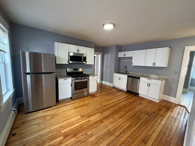 Building Photo - 143 Pilgrim Ave