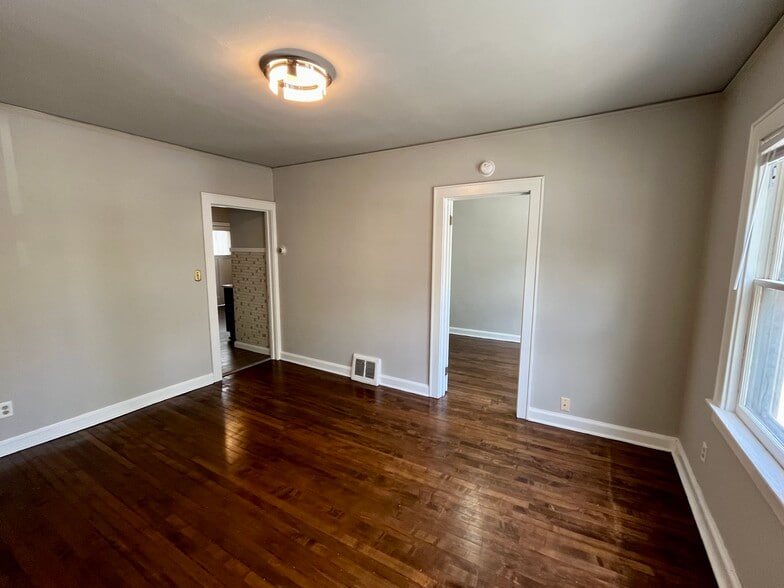 Living Room - 2477-2479 N Dousman St