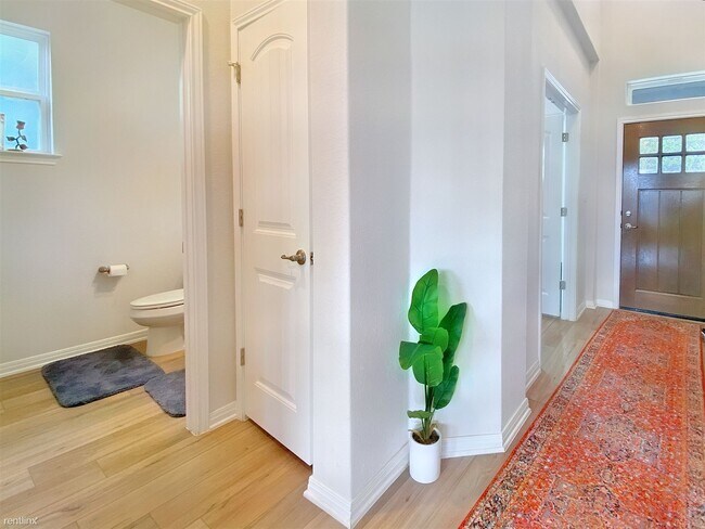 Building Photo - 3 br, 2.5 bath House - 175 Breedlove