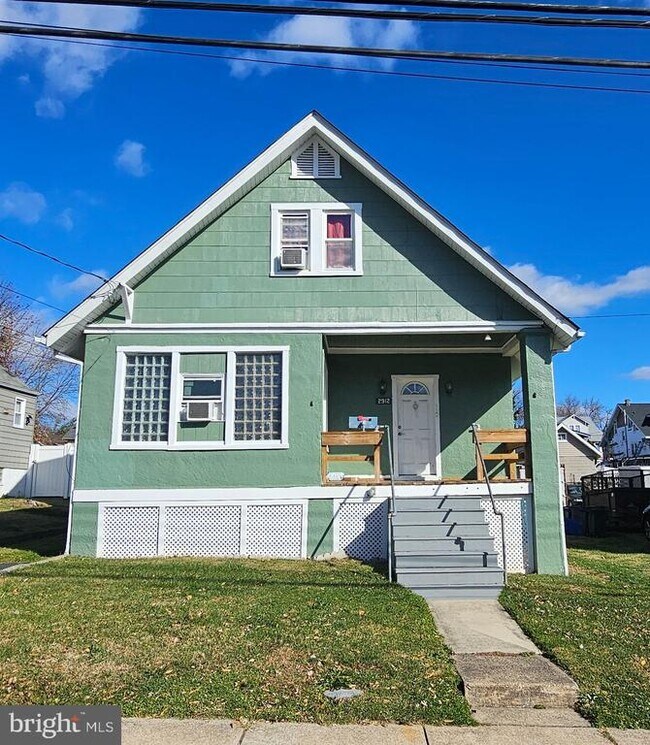 Building Photo - 2912 Hillcrest Ave