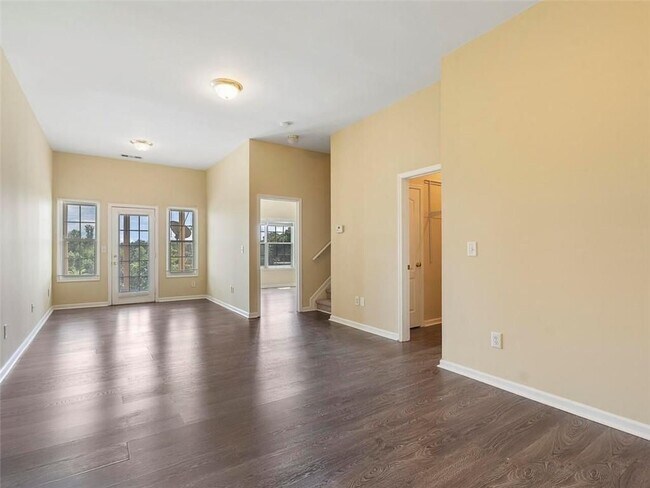 Building Photo - 1929 Hoods Fort Cir NW