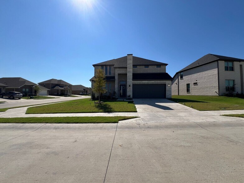 Building Photo - 401 Loganberry Dr