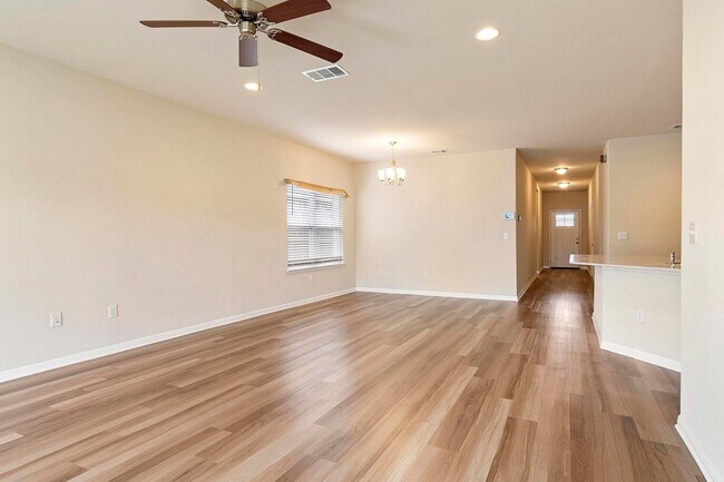 Building Photo - Gorgeous 4-bedroom home!