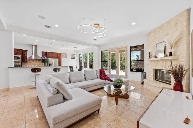 Building Photo - 206 Lido St