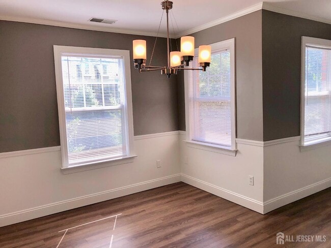 Building Photo - 112 Central Ave