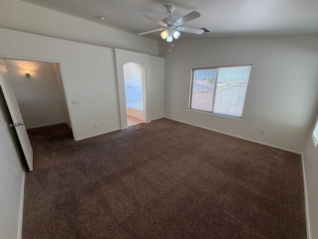 Building Photo - 6631 S 18th Ln