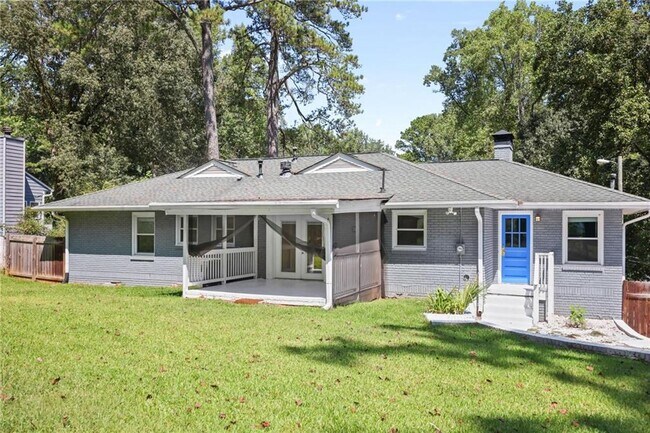 Building Photo - 2134 Beecher Cir SW