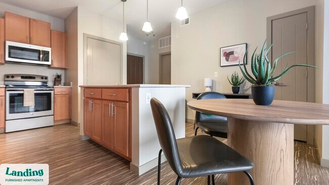 Building Photo - 5800 Highlands Plaza Dr