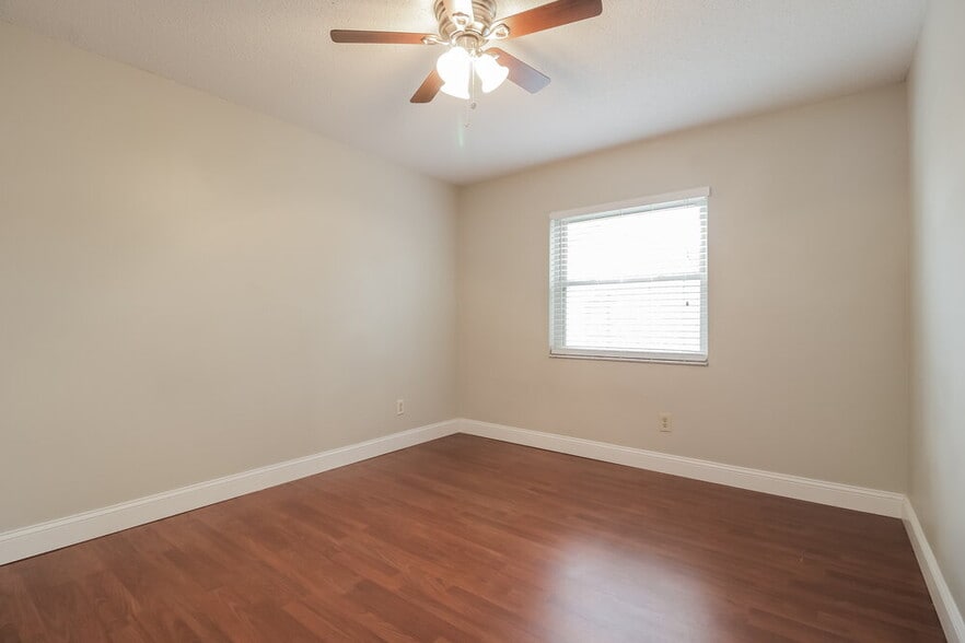 Building Photo - 13900 Lena St