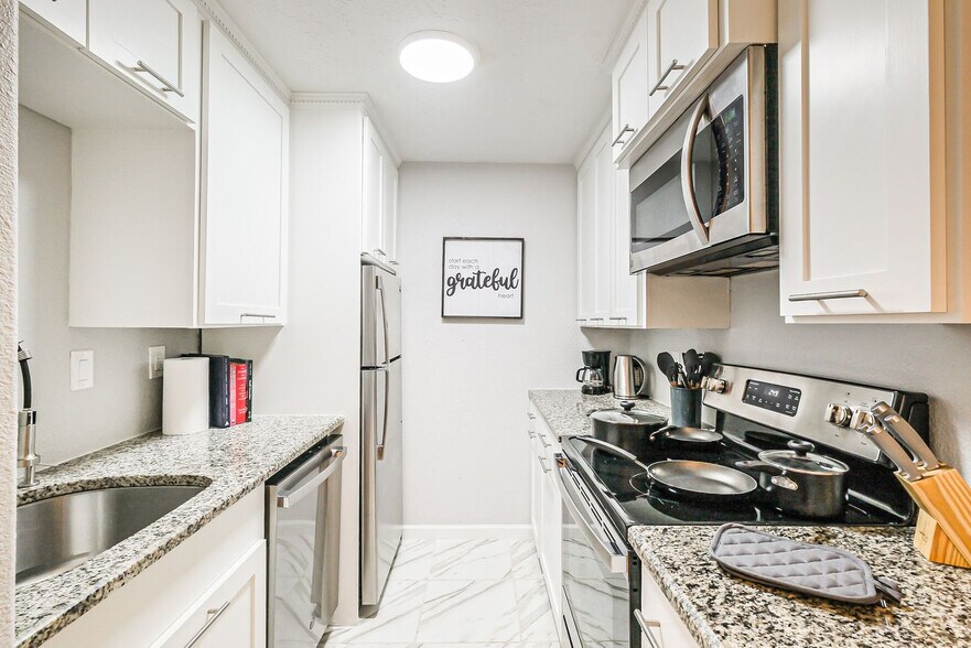 Building Photo - 2507 Montrose Blvd