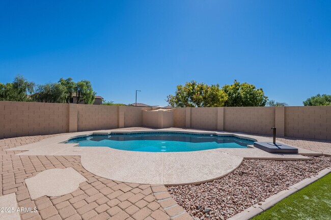 Building Photo - 12307 W Villa Hermosa