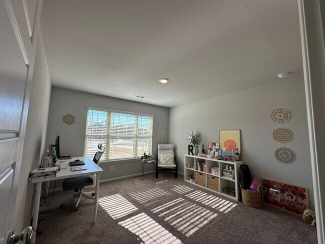 Building Photo - 1104 Magpie Lane