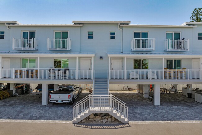 Primary Photo - 10877 Overseas Hwy