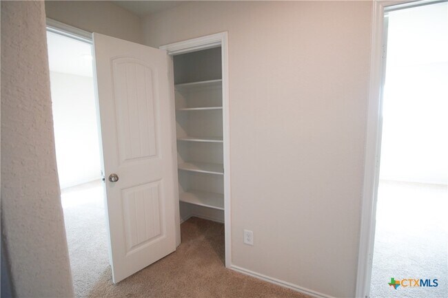 Building Photo - 472 Desert Willow