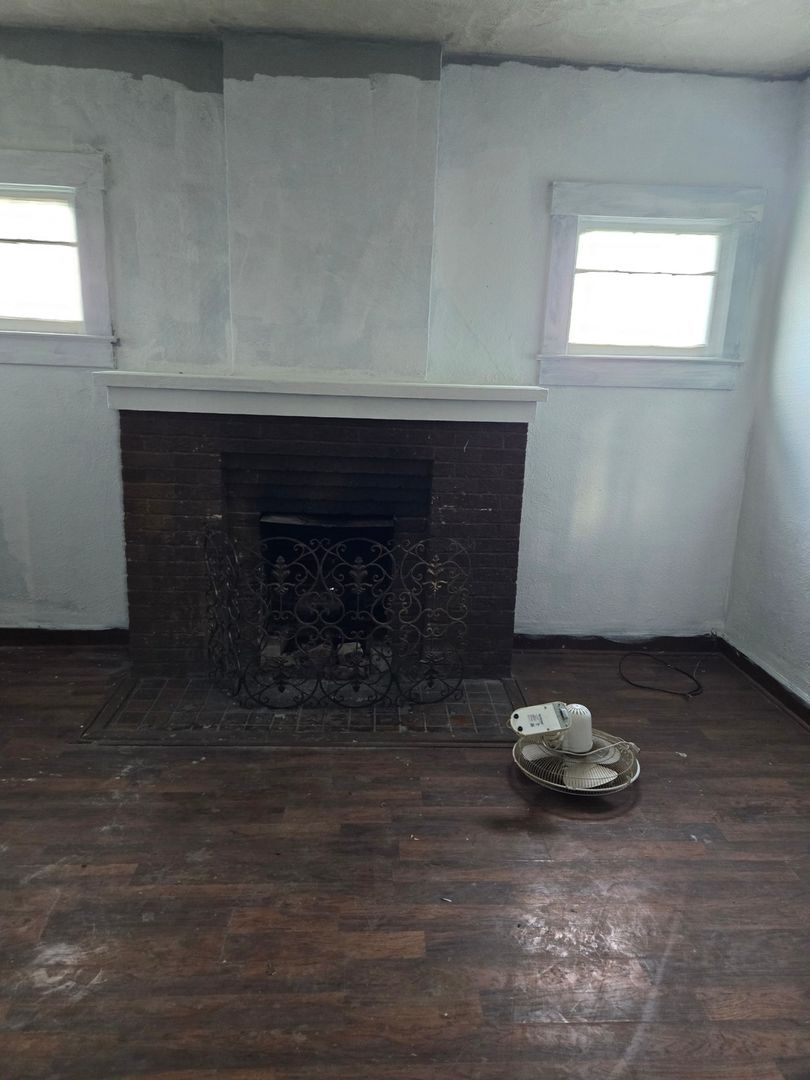 Building Photo - 431 Elm St