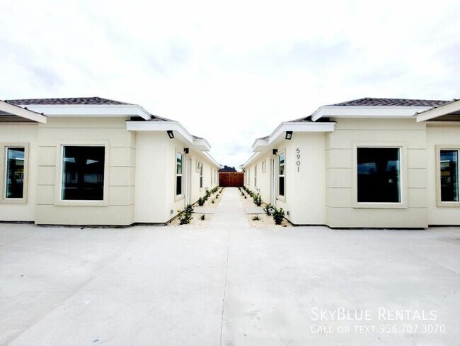 Building Photo - 5901 Puffin Ave