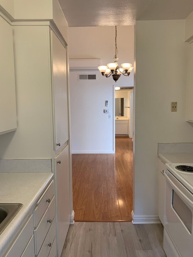 Building Photo - Bright, comfortable, and spacious one bedroom Condominium