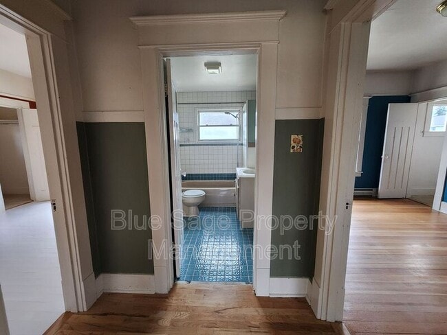 Building Photo - 137 W 13th St