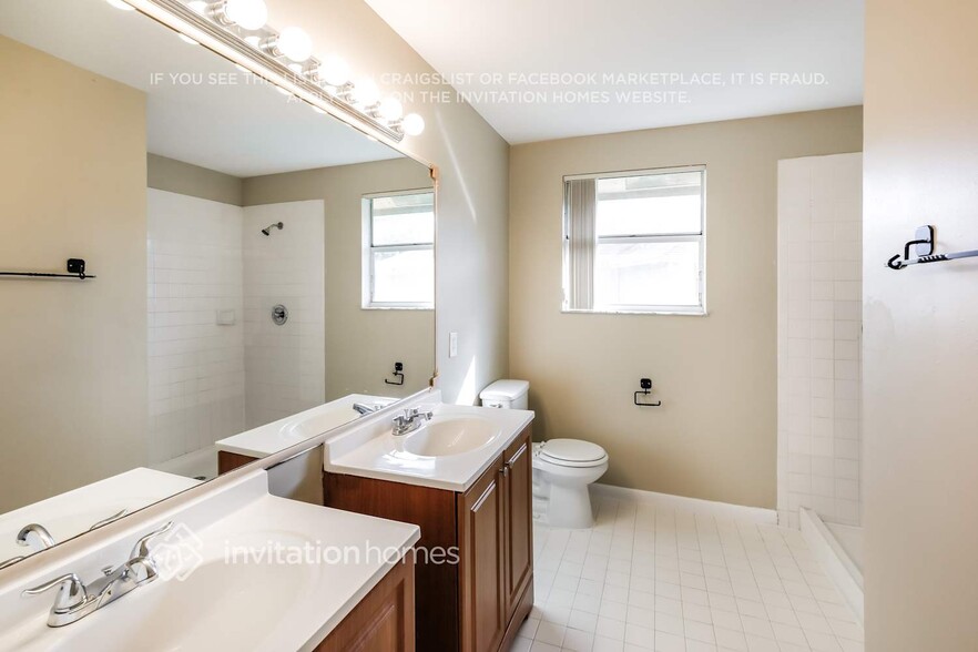 Building Photo - 4201 NW 120th Ln