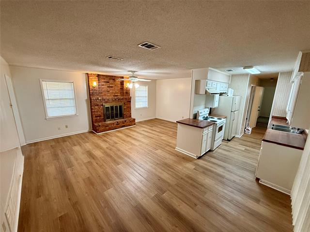 Building Photo - 124 Poinsettia Cir