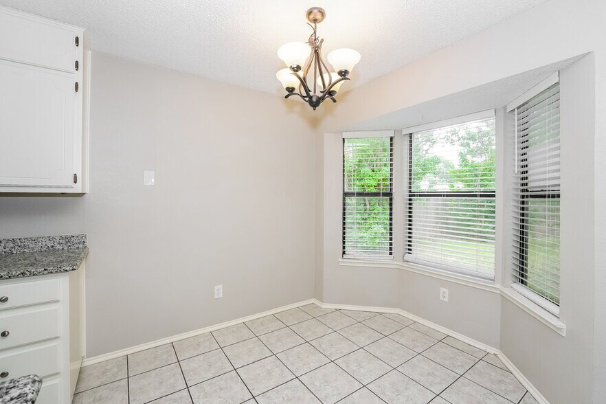 Building Photo - 709 Daniels Dr