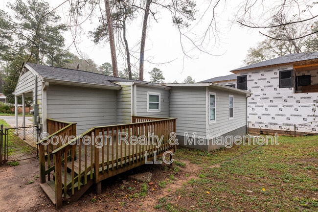 Building Photo - 3366 Delmar Ln NW