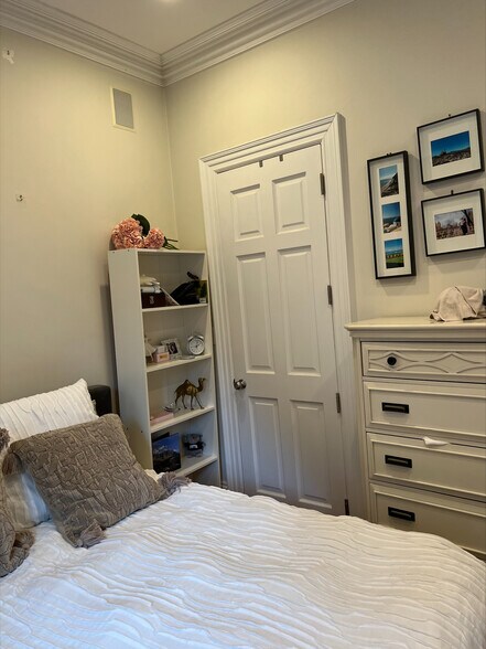 Building Photo - 34 Greenwich Park