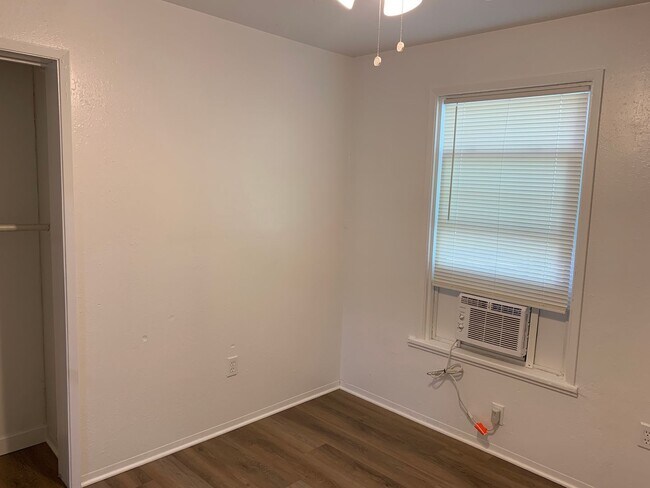 Building Photo - MOVE-IN SPECIAL!!!!  $500 OFF OF THE 1ST MONTHS RENT Charming 3-Bedroom Home for Rent - Please re...