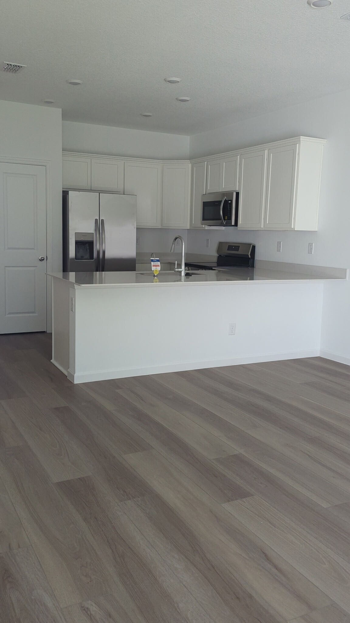 Building Photo - 550 Holly Lakes Dr