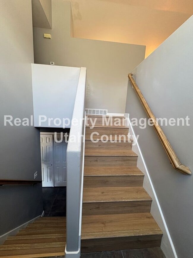 Building Photo - 692 W 410 N