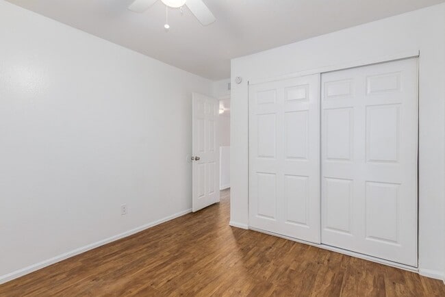 Building Photo - Stadio 3 bedroom townhome