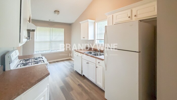 Building Photo - 603 Rosewood Cir
