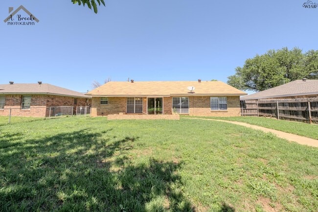 Building Photo - 1118 Crescent Ln