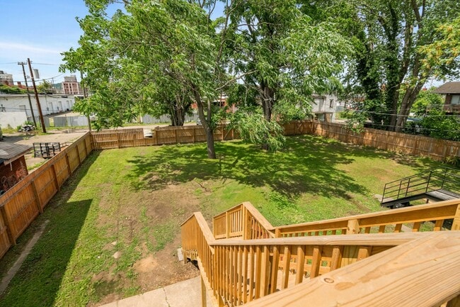 Building Photo - 1012 9th Ave