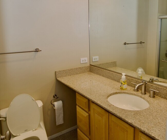 Building Photo - 1047 Auburn Ln