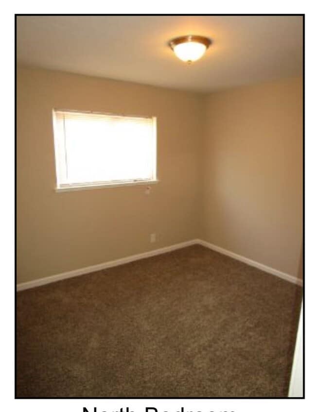 Building Photo - 3 Bedroom 2 Bath available soon
