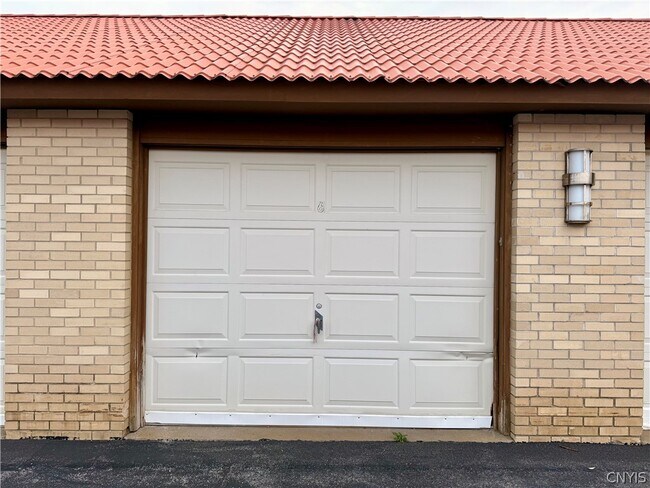 Building Photo - 10 Foery Dr