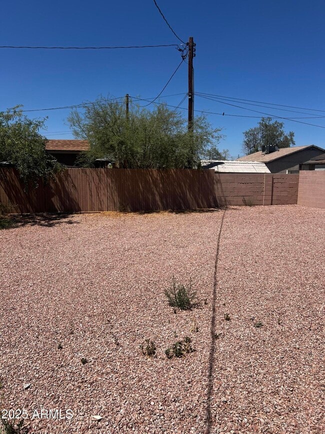 Building Photo - 1338 W Papago St