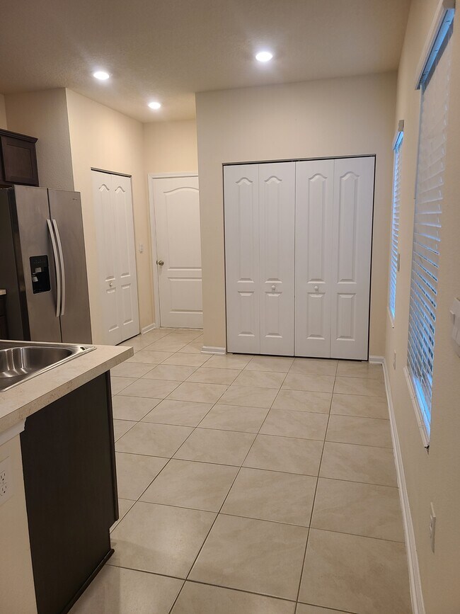 Building Photo - 7737 Legacy Trl
