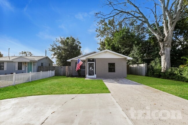 Building Photo - 4930 44th Ave N