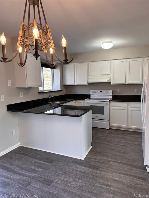 Building Photo - 28672 BAYBERRY Ct E